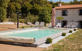 Gîte La Grange 5 personnes proche du Puy du Fou avec piscine